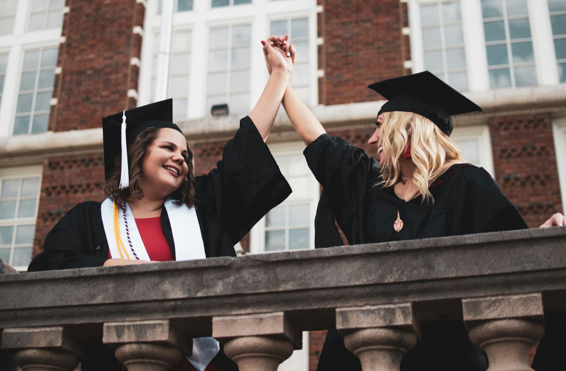 How to Buy Diploma With Full Customization Options